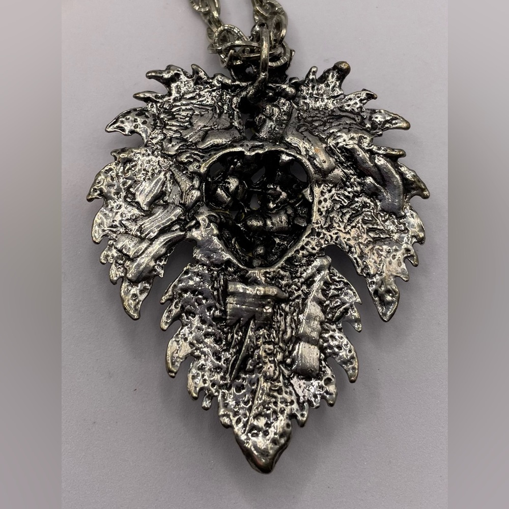Beautiful Vintage Silver Tone Chain Linked Necklace Large Leaf Crystal Pendant - Picture 7 of 7